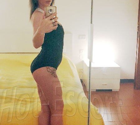 Antonia escort girl