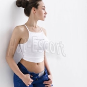 Selena escort girl