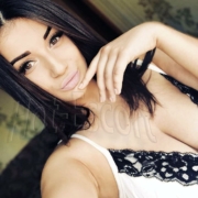 Yana escort girl