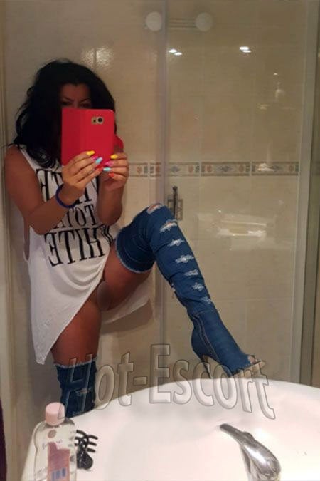 Ambra escort donna cerca uomo Cecina Mare
